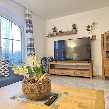 Ferienhaus Steuerbord Im Bootshaus Neßmersiel Esterno foto