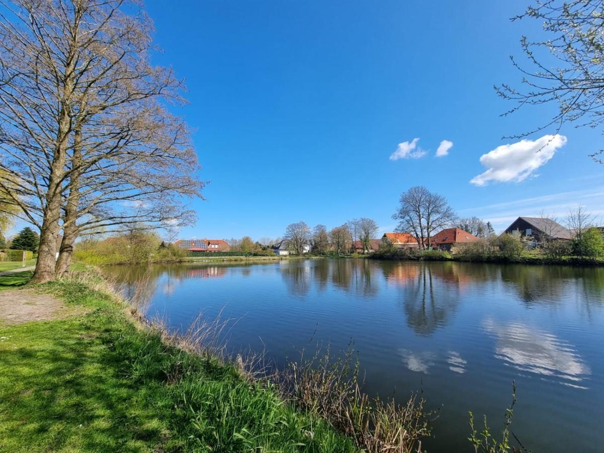 Ferienhaus Steuerbord Im Bootshaus Neßmersiel Esterno foto
