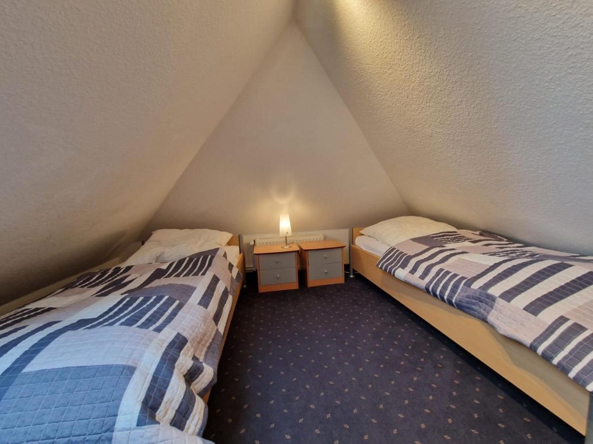 Ferienhaus Steuerbord Im Bootshaus Neßmersiel Esterno foto